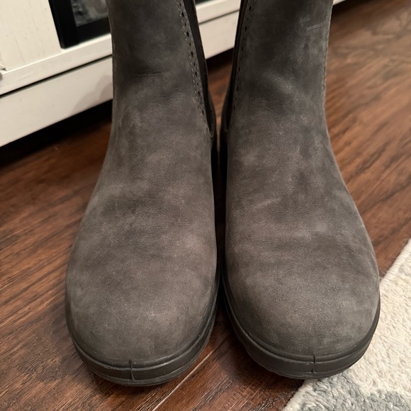 Blundstone Rustic Black High Top Boots - Picture 3 of 16